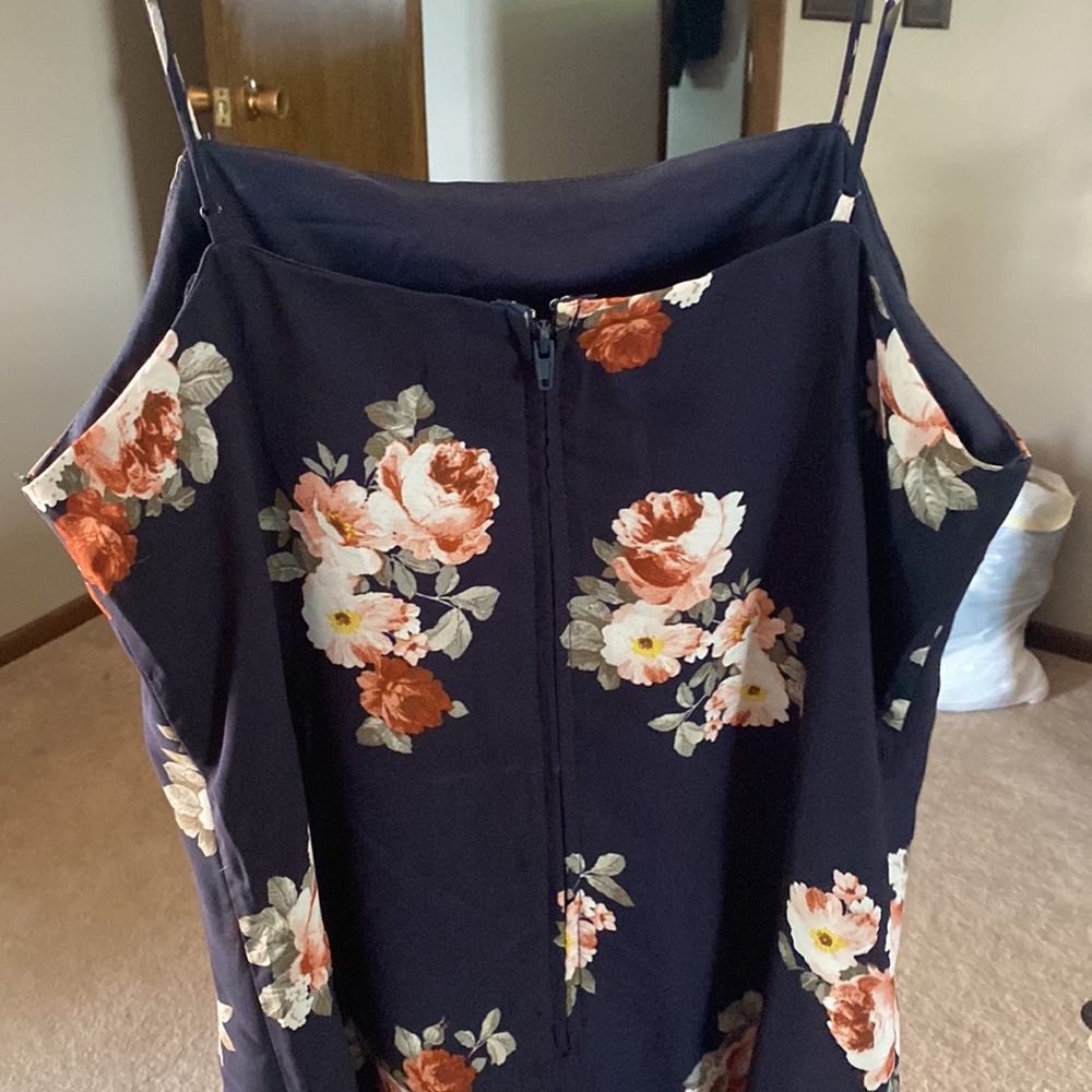 Trixxi Clothing Co. for Francesca’s Navy Blue Floral Sheath Dress - Picture 3 of 4